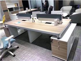 隔斷辦公桌多少錢