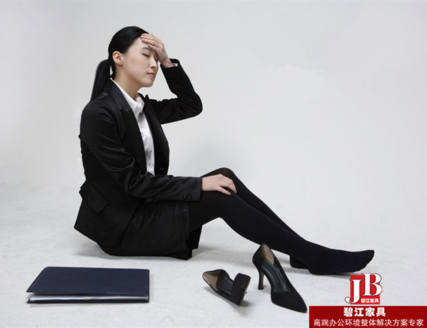 辦公家具定制給王小姐帶來的苦惱